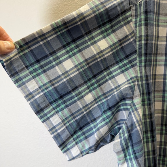 Columbia Men's Plaid Button-Down Shirt - Picture 5 of 6